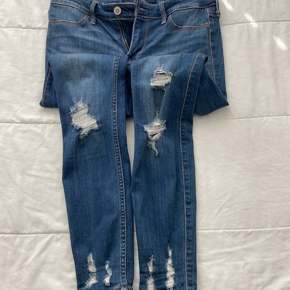 Hollister Women’s Low-Rise Blue Jean Leggings Advanced Stretch - W28, L28, R7 - Picture 5 of 6